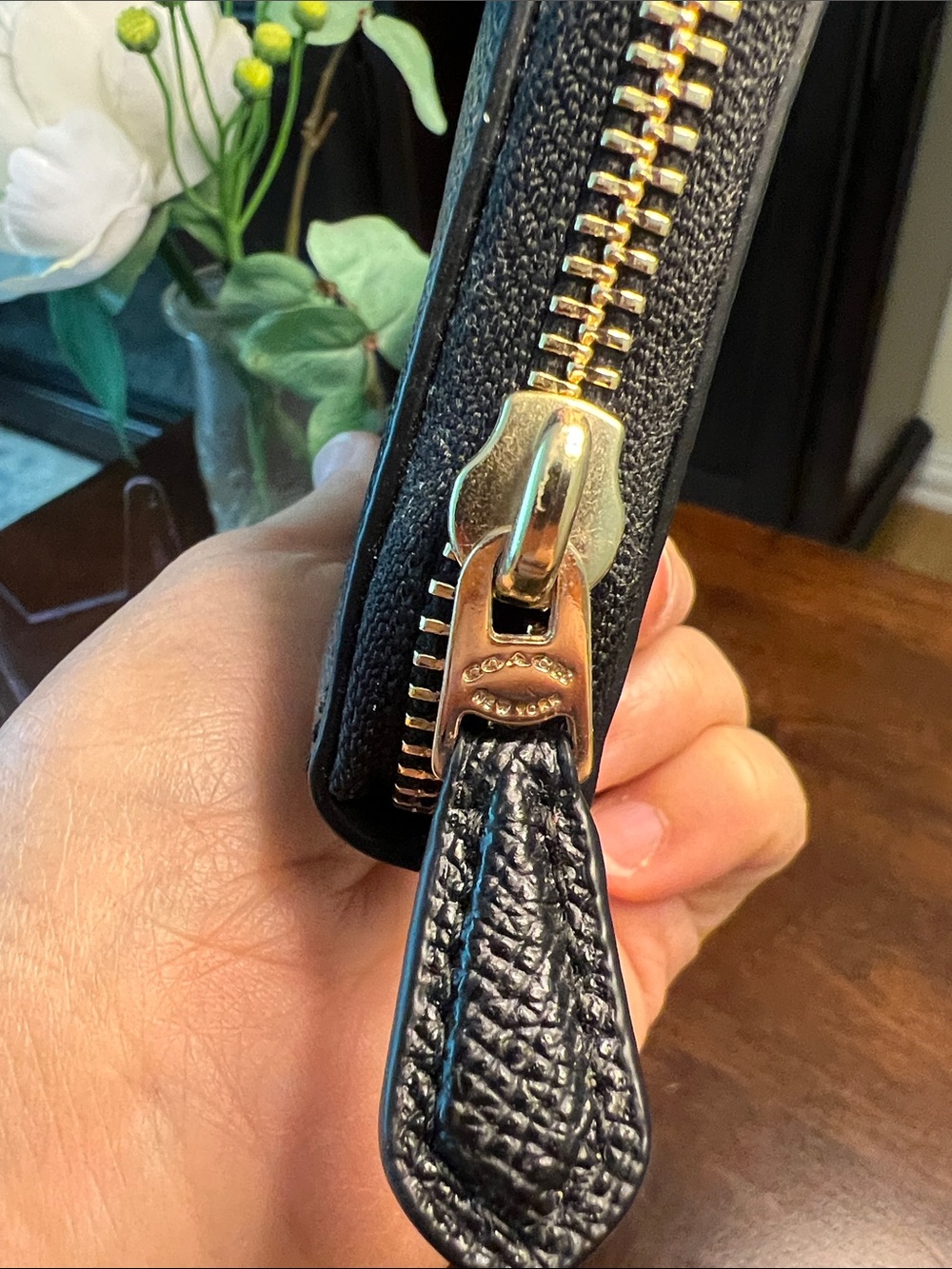 Authentic Coach Black Saffiano Zip Wallet with Gold Logo - Picture 7 of 17